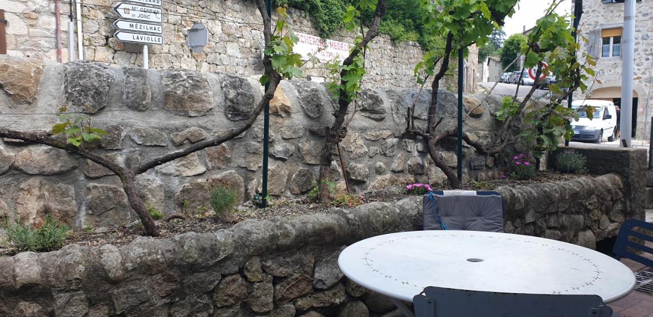 Appartement L'Huile Et L'Eau à Antraigues-sur-Volane Extérieur photo